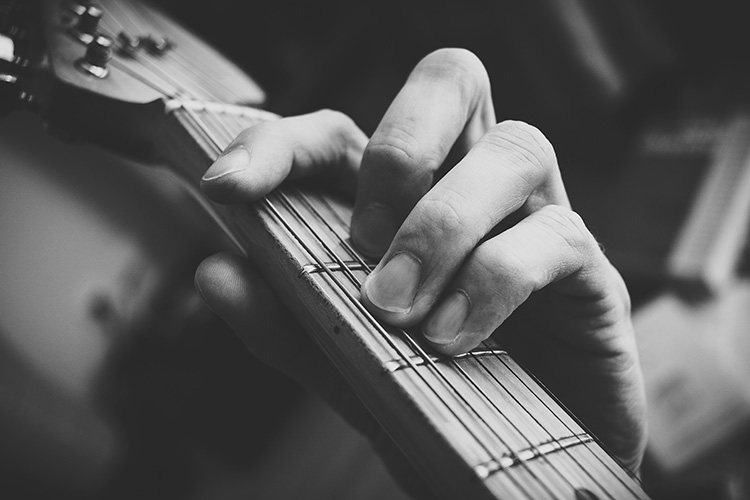 improving-hand-movement-on-guitar