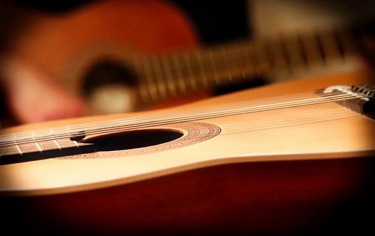 Classical-Guitar-Lessons-Online