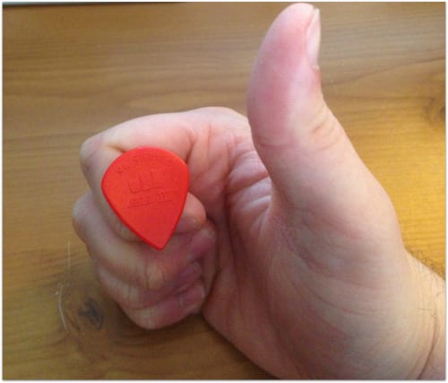 how to play guitar chords with a pick