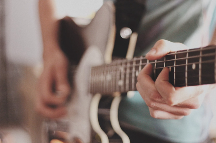 How to Play Guitar, Learn the Basics of Playing Guitar