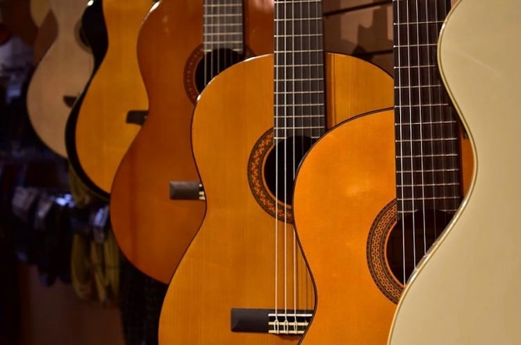 Classical-Guitar-Lessons-Online