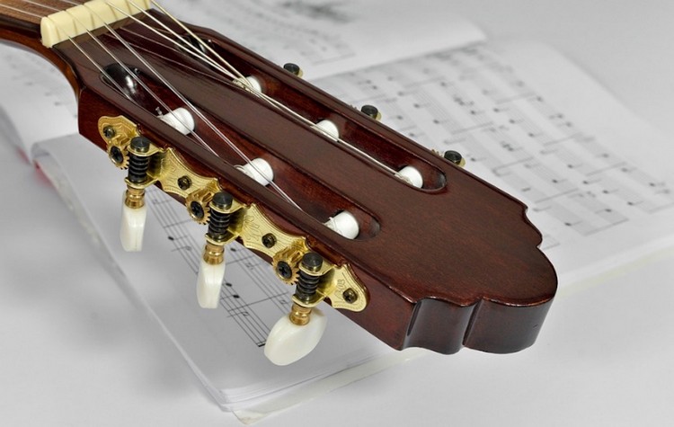 how-to-play-classical-guitar